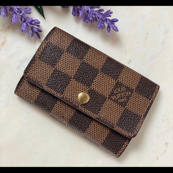Louis Vuitton 6-Key Holder - Picture 9 of 11